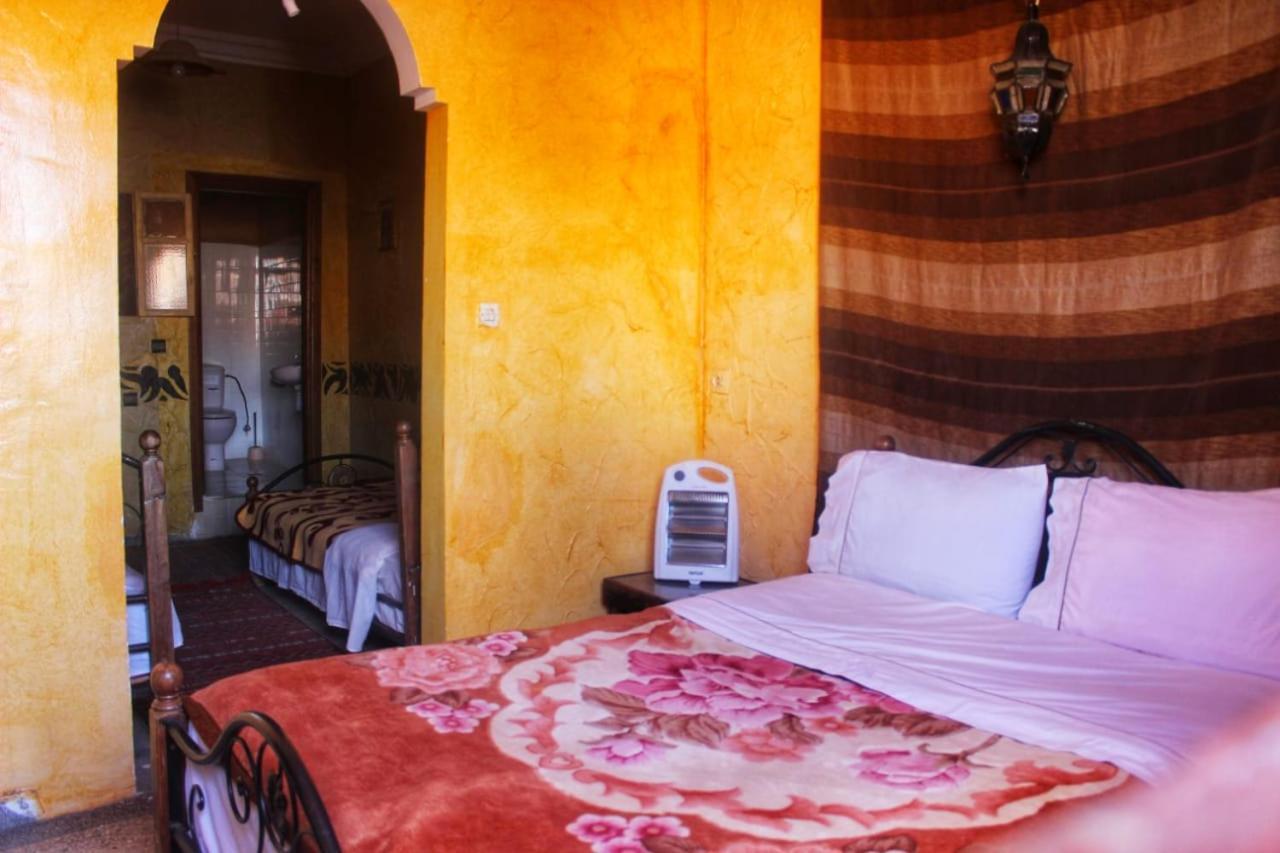 Auberge Et Hotel Les Amis Tafraout Luaran gambar