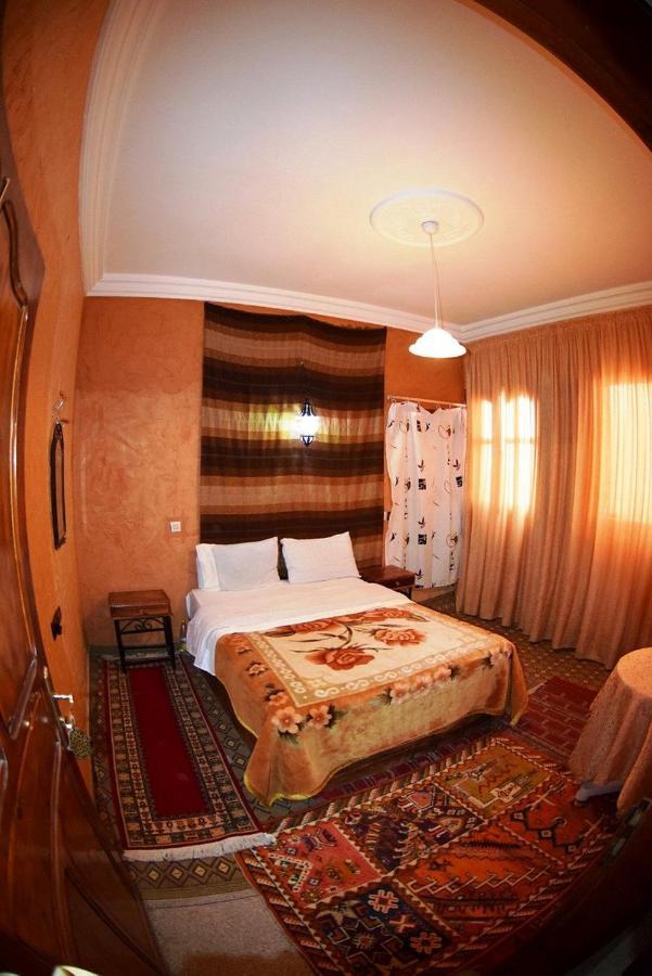 Auberge Et Hotel Les Amis Tafraout Luaran gambar
