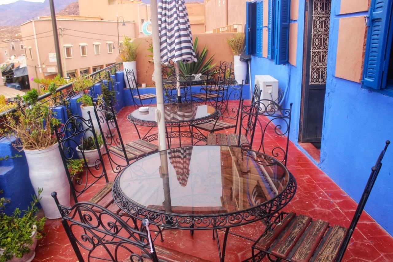 Auberge Et Hotel Les Amis Tafraout Luaran gambar
