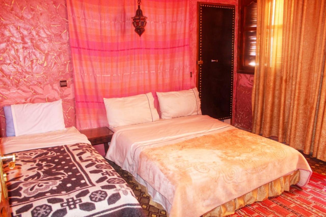 Auberge Et Hotel Les Amis Tafraout Luaran gambar
